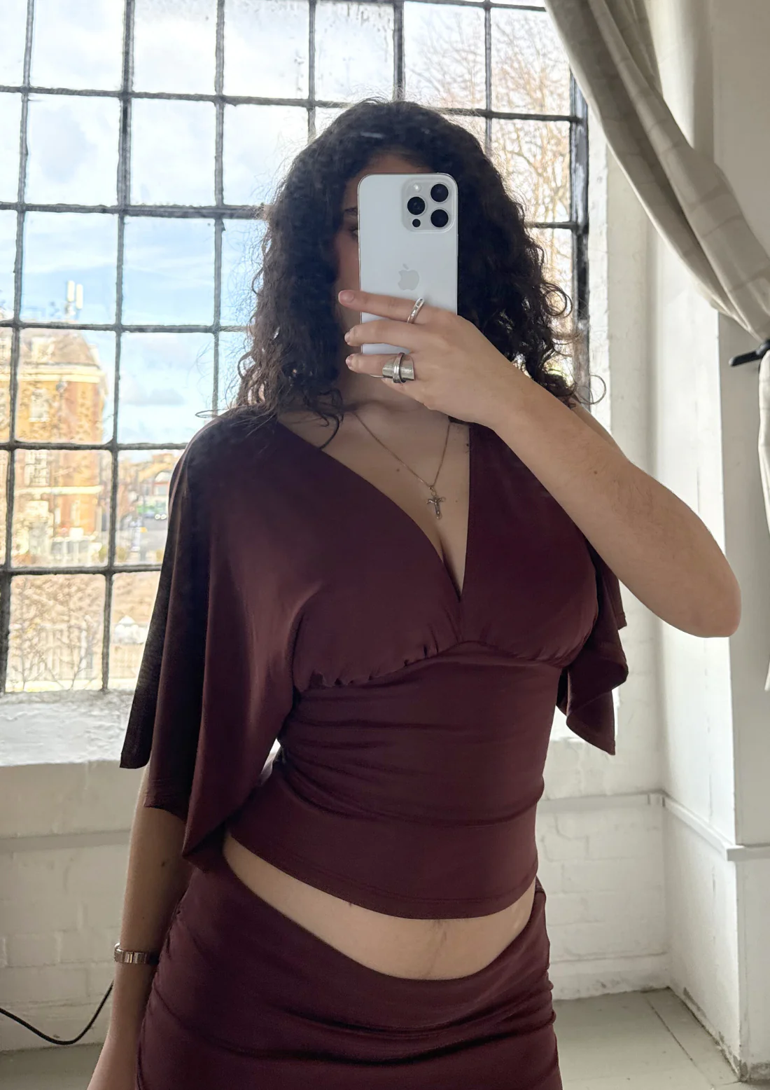 The Yasmin plunge split sleeve top in chocolate modal - Image 3